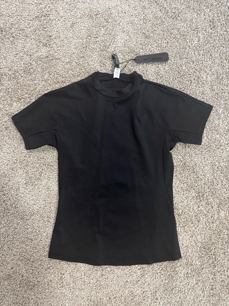 Women’s Nike Skims Short Sleeve Top